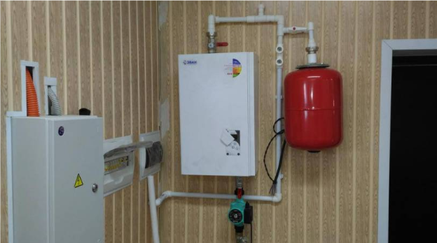 пример-электрического-котла-в-квартире